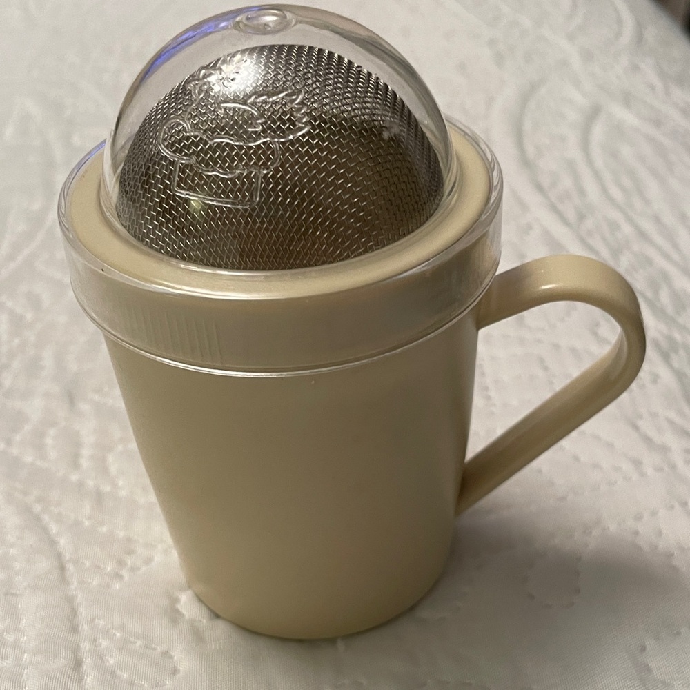 Vintage The Pampered Chef Flour or Sugar Shaker for Dusting Baked Goods